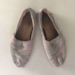 Toms multicolored flat